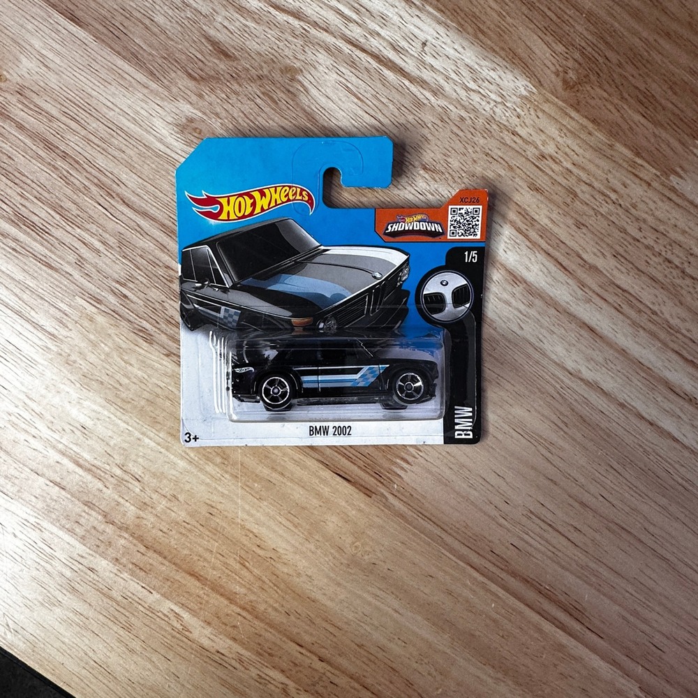 Hot Wheels BMW 2002 Black 1/5 2016 BMW Series 186/250 Diecast Car DHR80-D5B5